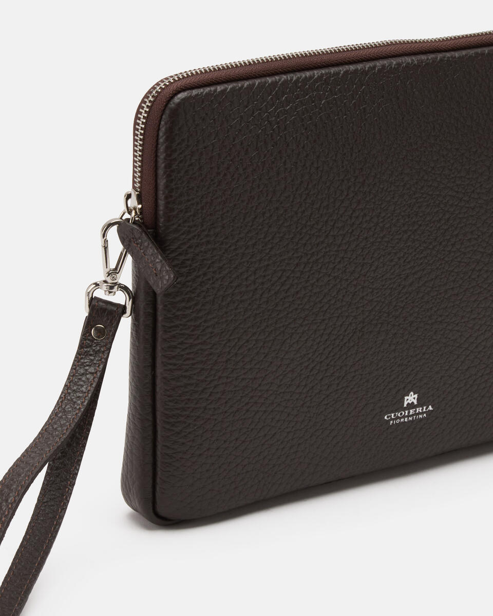 Brad Pochette Uomo Porta Tablet Testa di moro  - Pochette - Borse Uomo - Borse - Cuoieria Fiorentina